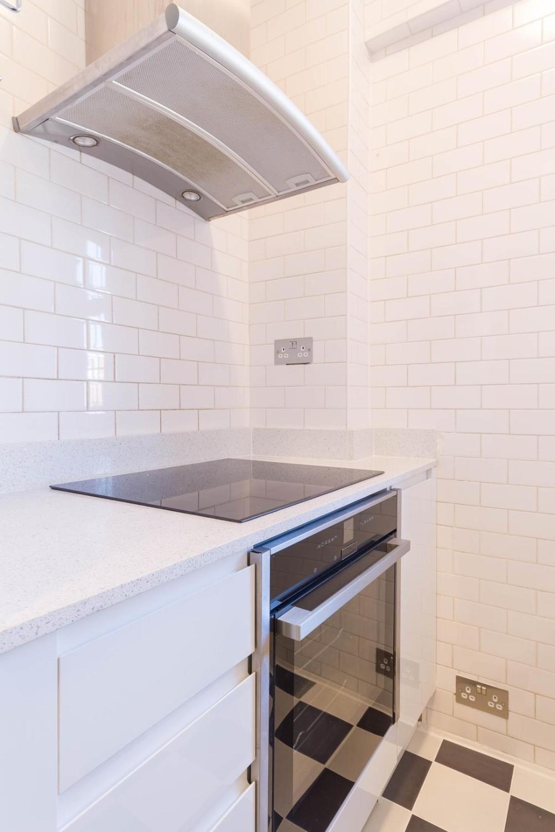 Chic 1 Bed Flat In Popular Bloomsbury Apartment *